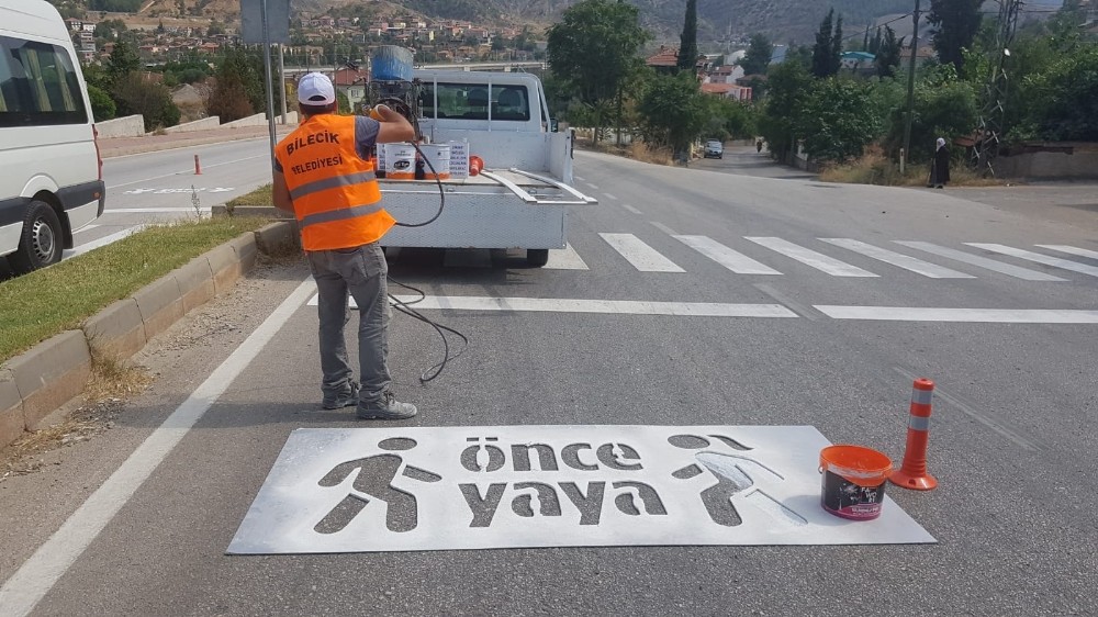 Bilecik’te “Önce Yaya” çizgi çalışması yapıldı 