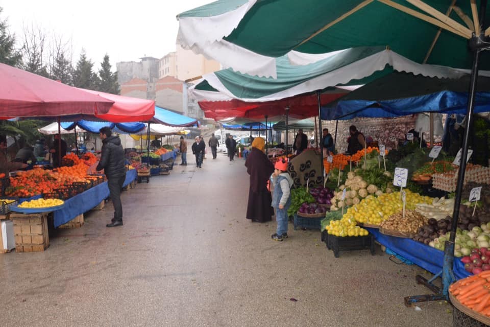 Bilecik’te semt pazarları kuruldu 