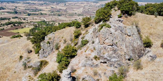Bilecik'teki tarihi "Kızlar Kalesi"ni duyan yüzbinler akın ediyor! Ünlü peribacalarına benzer görüyor! İşte güncel bilgiler