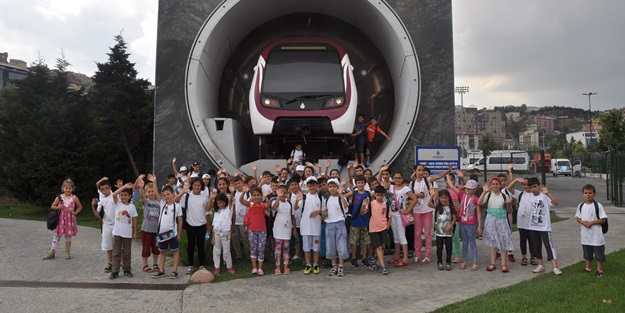 Bilge Çocuklar Miniatürk'te Türkiye'yi köşe bucak gezdiler