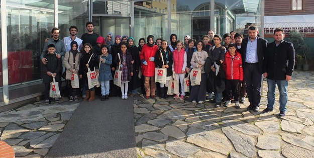 Bilgievi resim kulübü öğrencileri ödüllerini aldı