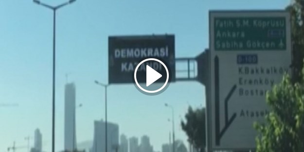 Bilgilendirme ekranlarında 'Demokrasi kazandı' yazısı!