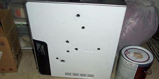 Bilgisayarına kızıp kurşun yağdırdı