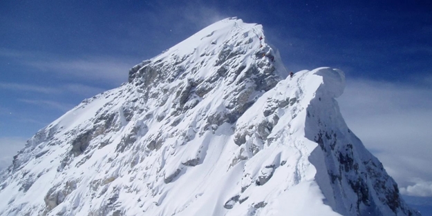 Bilim adamları şaşkın! Everest Dağı 1 metre yükseldi