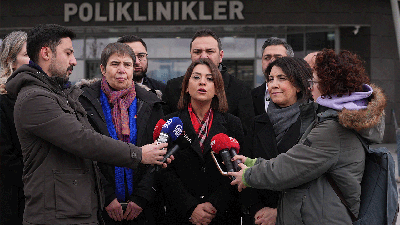 ‘Bilim bilim’ diye tepinen CHP’nin alkol tutarsızlığı! Sahtesi öldürüyor da gerçeği yaşatıyor mu sanki?