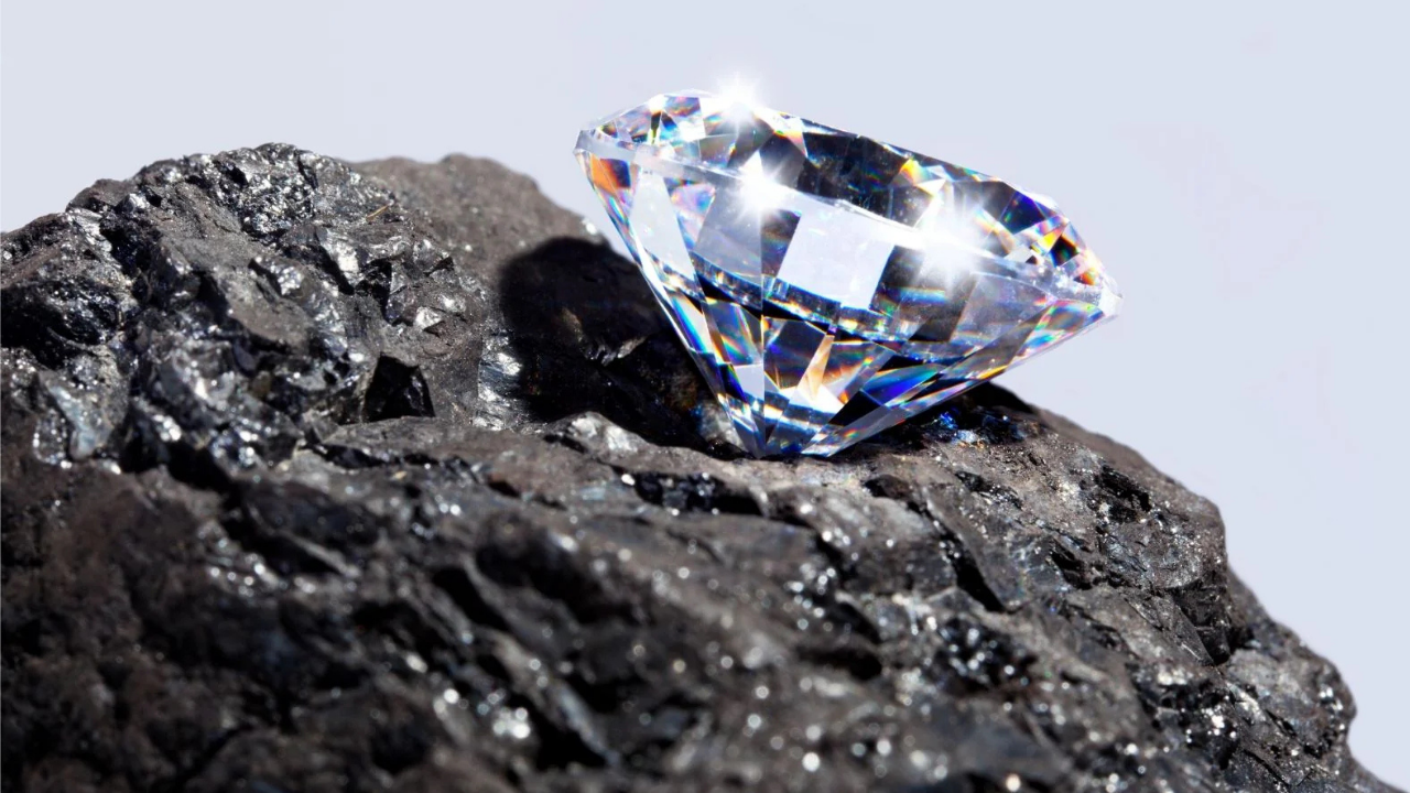 Bilim dünyasını sarsan keşif: Elmastan daha sert!