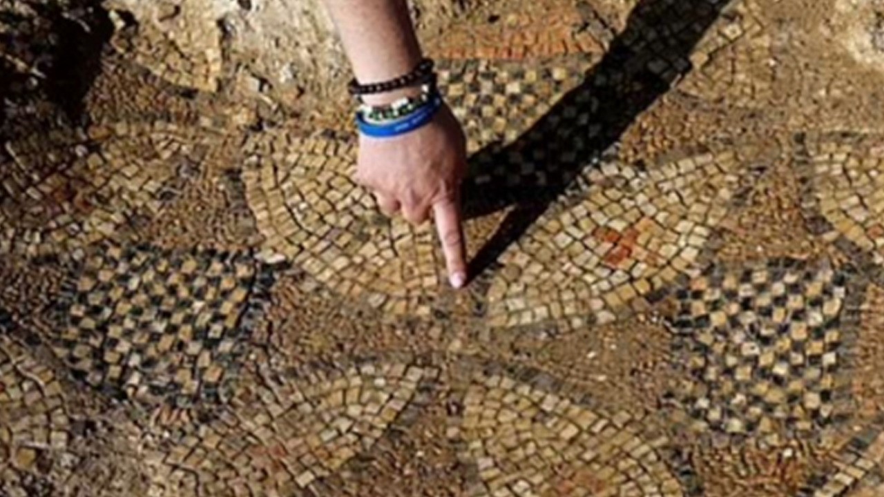 Bilim insanları katil İsrail'de keşif yaptı: İncil bulundu!