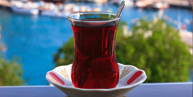 Bilim insanları açıkladı! Çay içmek yaşlanmayı yavaşlatıyor