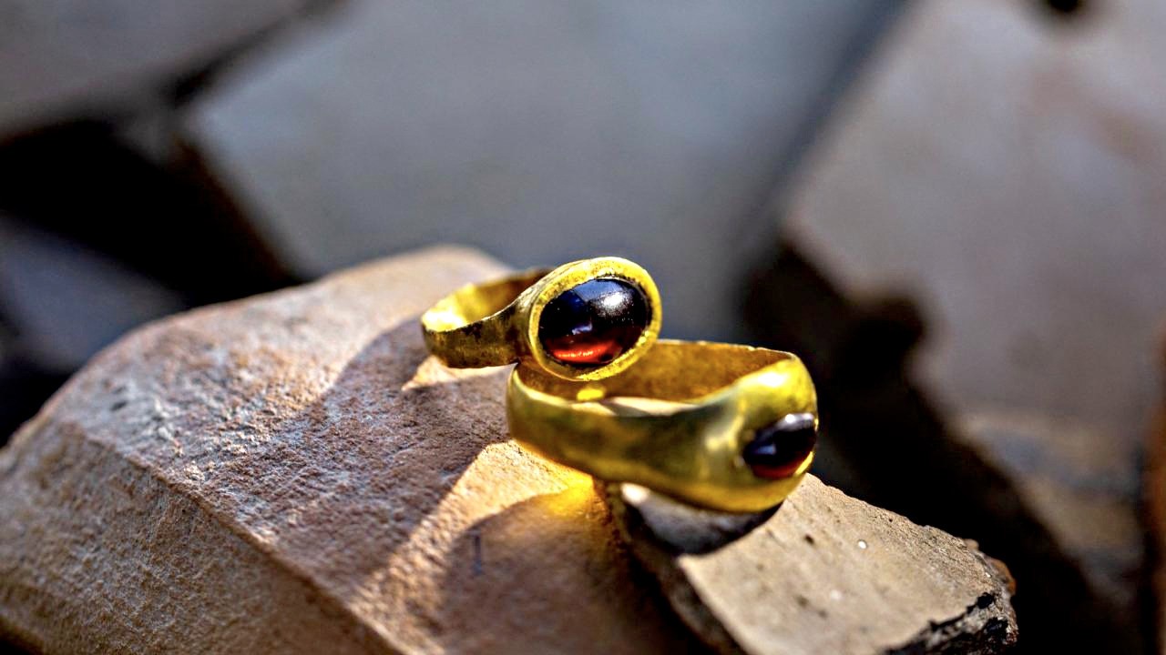 Bilim insanları Kudüs’te değerli altını ve mücevher koleksiyonu buldu