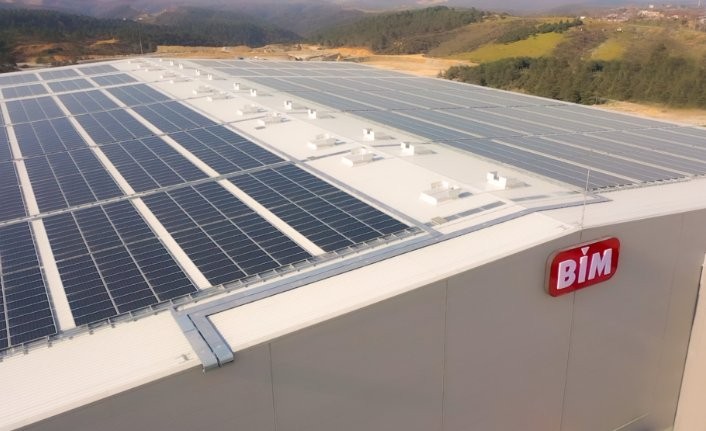 BİM İstanbul’da da güneş enerjisine geçti