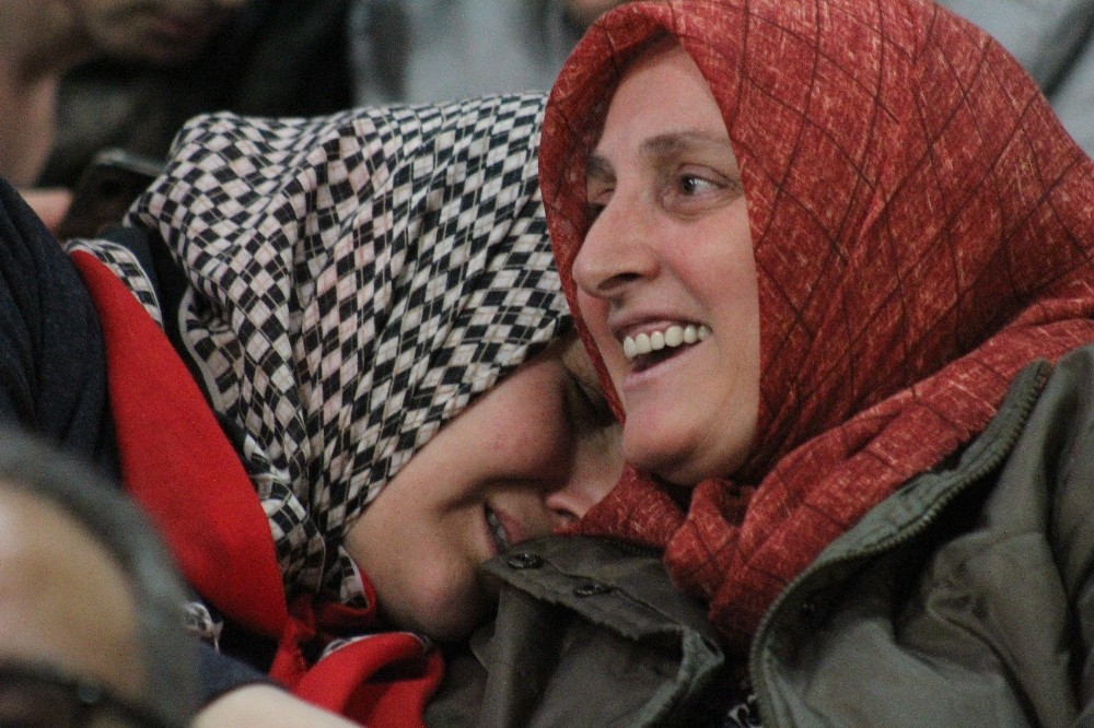 Bin 250 konutluk kur’a çekiminde TOKİ şanslıları gözyaşlarına boğuldu 