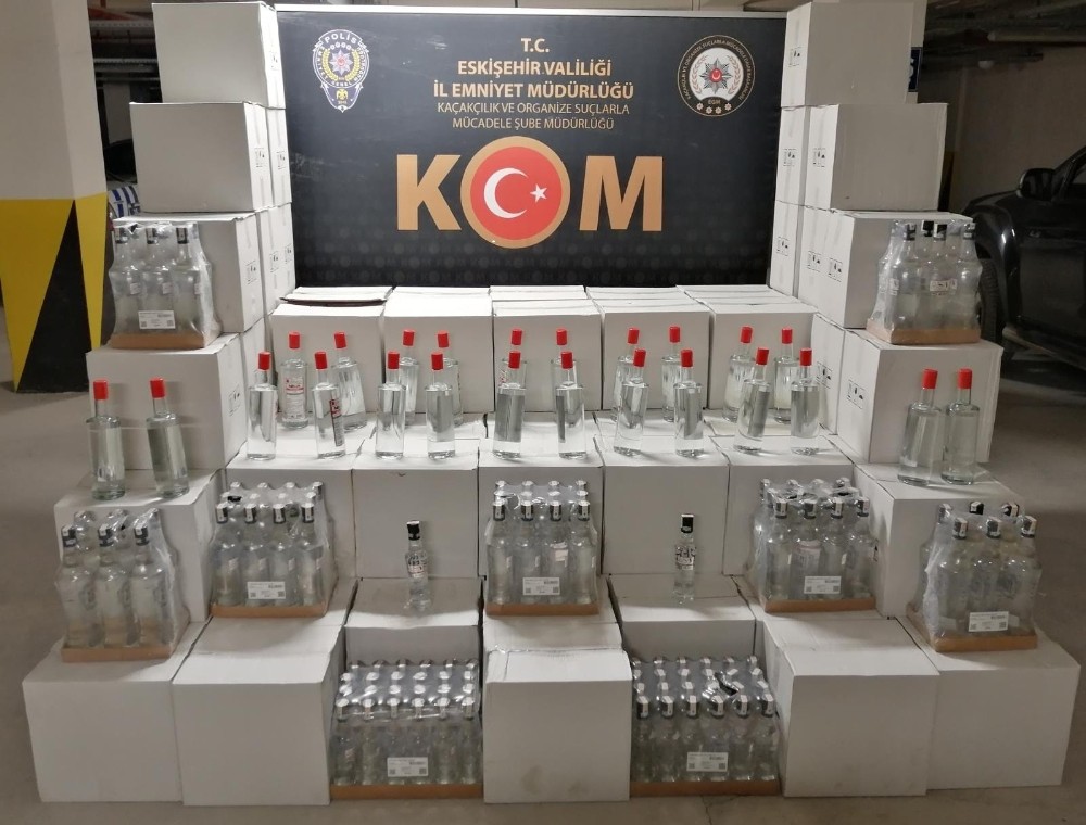 Bin 310 şişe sahte alkol ele geçirildi 