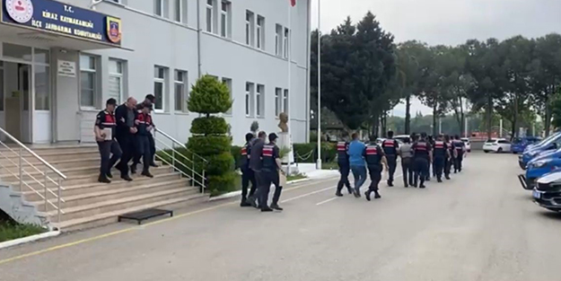 Bin 46 göçmen Yunanistan'a geçmeye çalışırken yakalandı