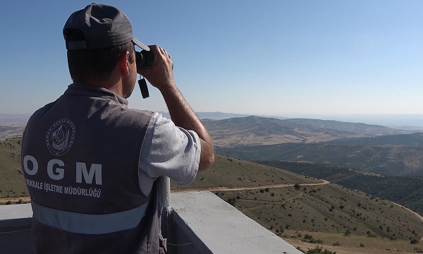 Bin 760 rakımlı zirvede yangın nöbeti