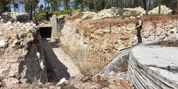 Bin kişilik karargah bulundu