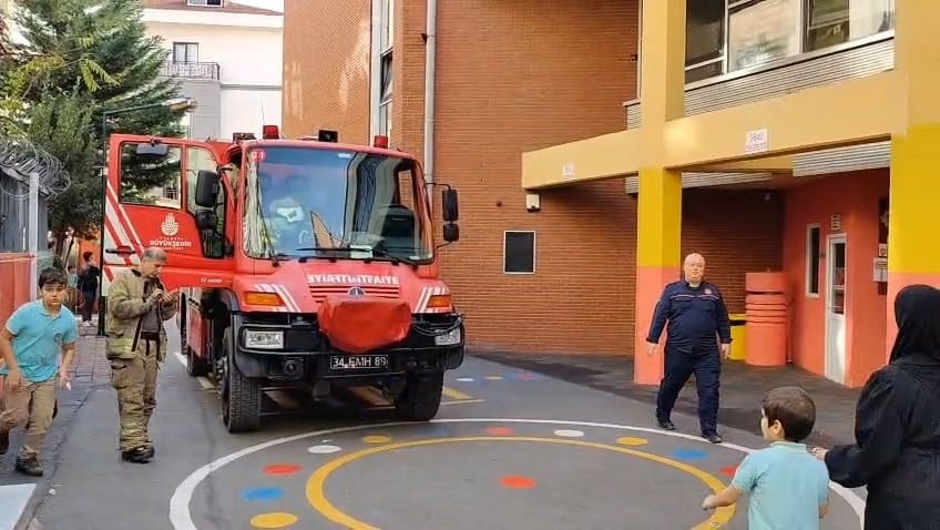 Bina tamamen boşaltıldı! İstanbul’da okulda büyük panik