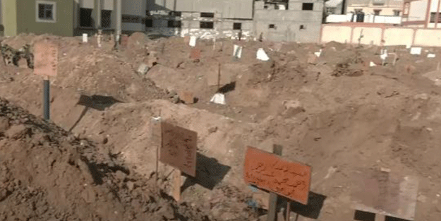 Binadan cenaze bile çıkartılamıyor! Şifa Hastanesi bahçesine toplu mezar kazıldı...