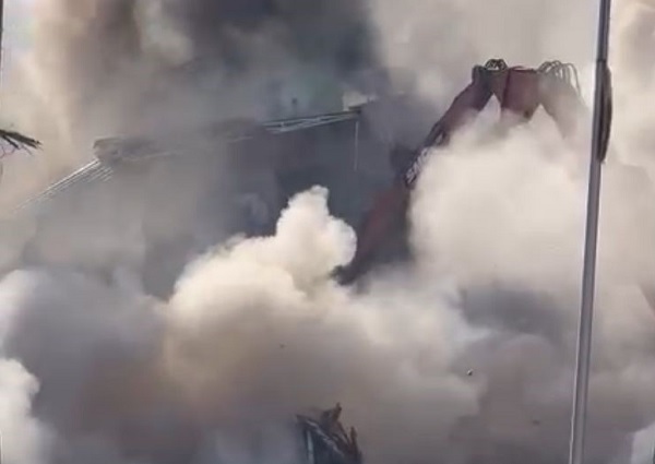 Binalar tek tek böyle yıkıldı! Deprem anına ait en acı kayıt