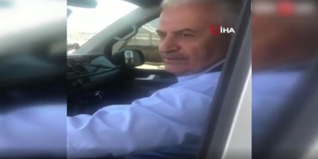 Binali Yıldırım İzmir-İstanbul Otoyolu'nda direksiyona geçti