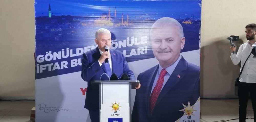 Binali Yıldırım, minibüs esnafıyla sahurda bir araya geldi 