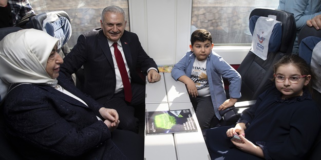 Binali Yıldırım'a sürpriz yol arkadaşı
