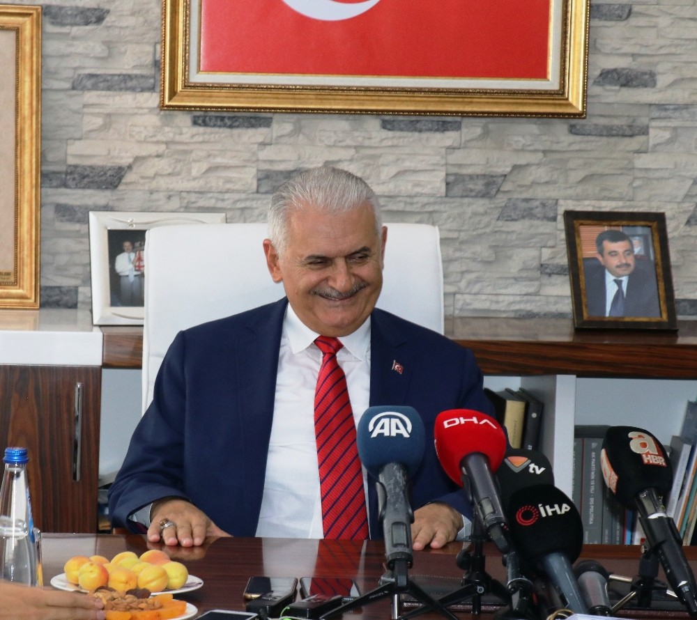 Binali Yıldırım’dan belediyelerdeki akraba atamaları değerlendirmesi 