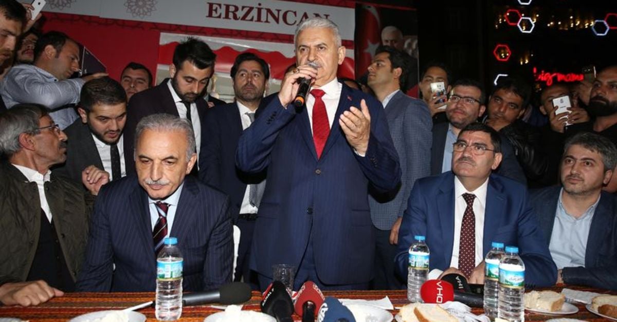 Binali Yıldırım'dan Ümraniye'de sahur buluşması