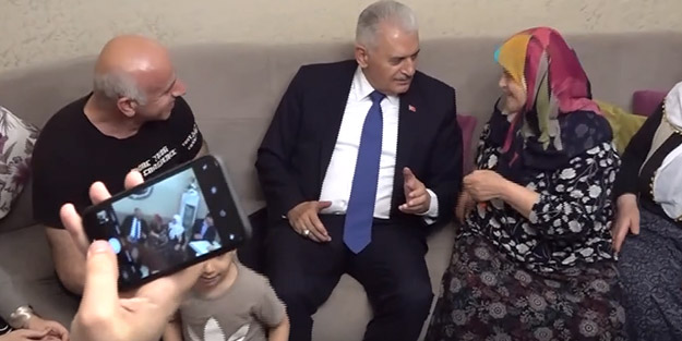 Binali Yıldırım’ın sahur ziyaretinden renkli görüntüler