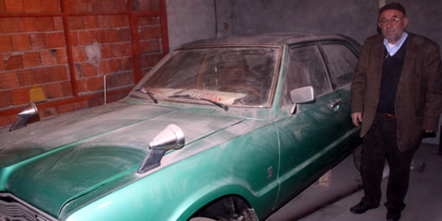 Binaya 'hapsettiği' arabasını 37 yıl sonra çıkardı