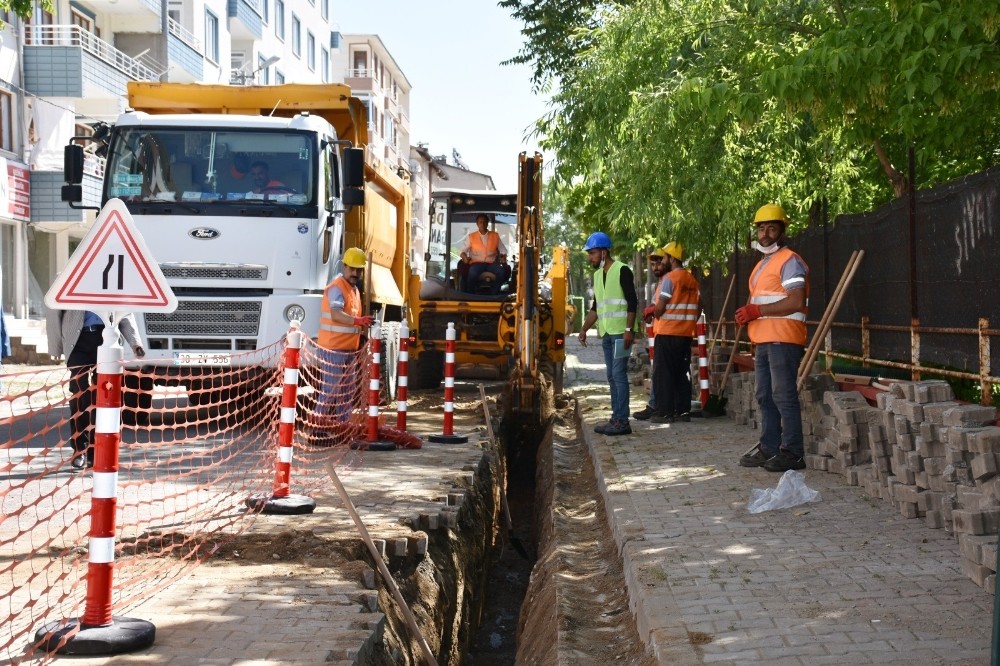 Bingöl Genç’te doğalgaz çalışması 
