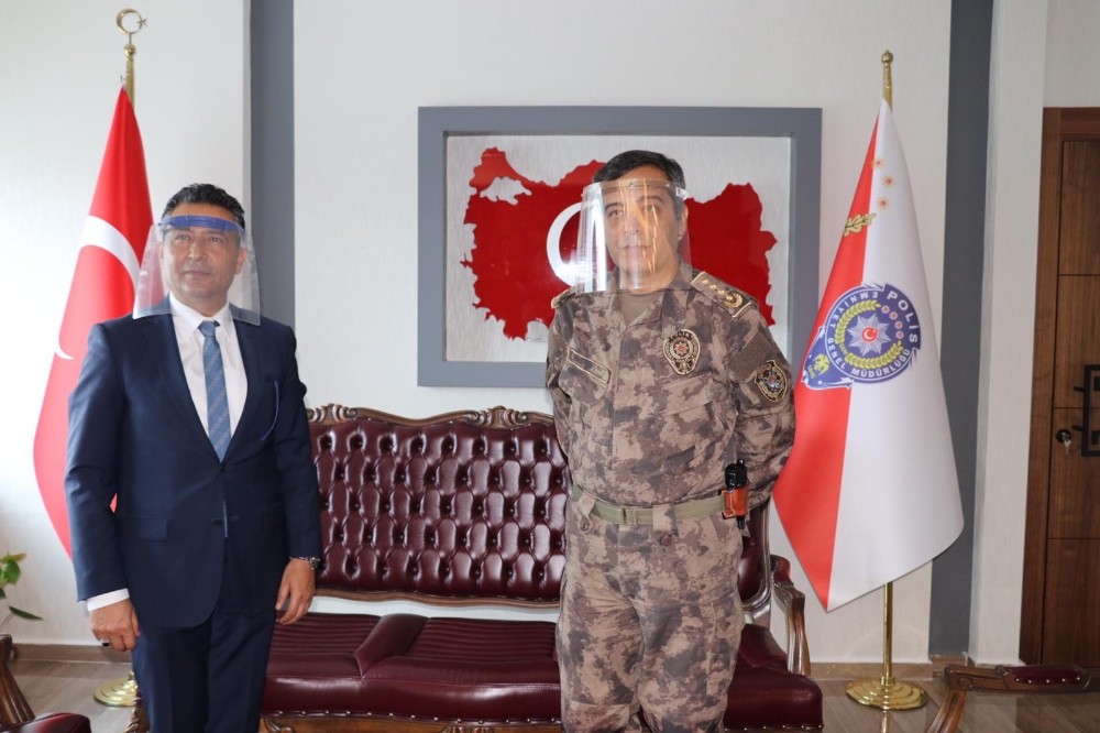 Bingöl polisine koruyucu maske 