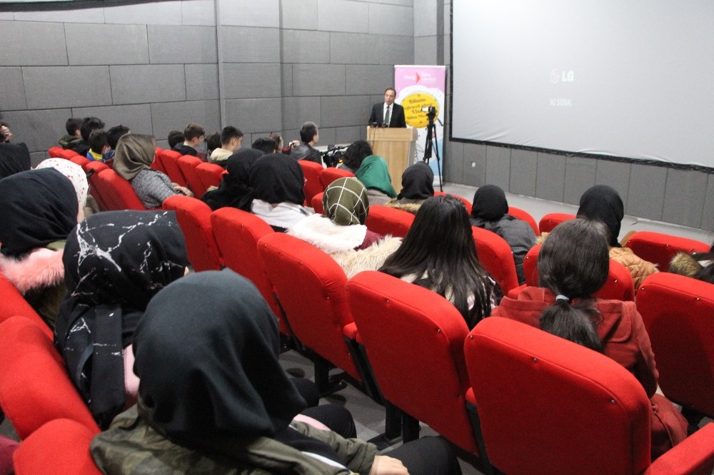 Bingöl Üniversitesi Rektörü Prof. Dr. Çapak, Elazığ’da öğrencilerle buluştu 
