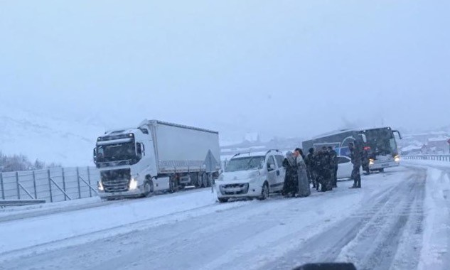 Bingöl’de kar ve tipi etkili oldu 