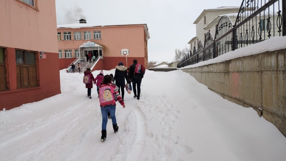 Bingöl’de 2 ilçede taşımalı eğitime ara verildi 