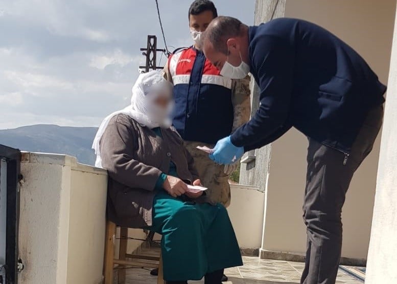 Bingöl’de ailelere destek ödemeleri ulaştırılıyor 