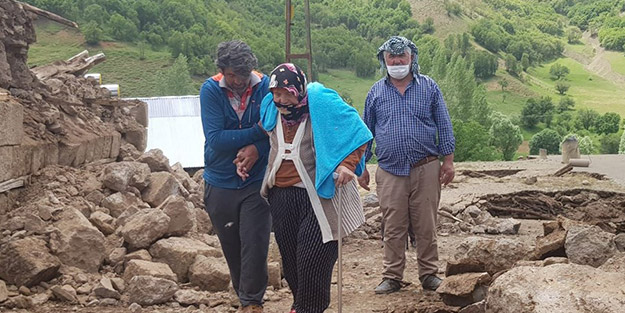 Bingöl’de deprem sonrası meraklandıran kare