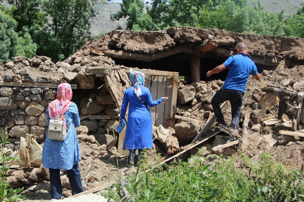 Bingöl’de depremin ardından hasar tespit çalışmaları 