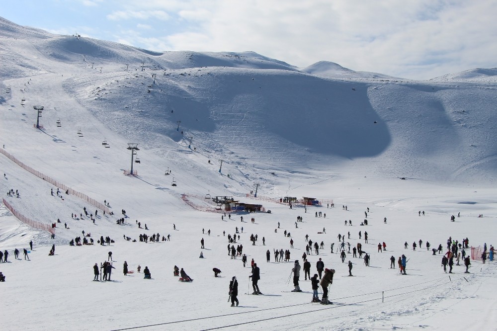 Bingöl’de kayak merkezi, tatille birlikte doldu 
