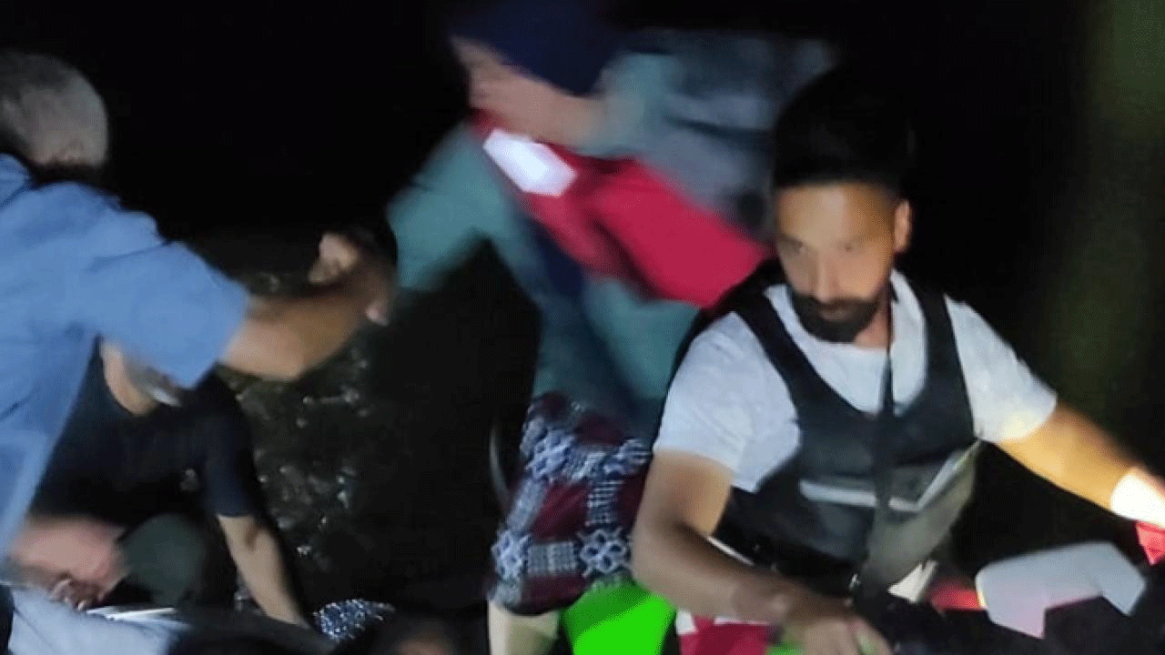 Bingöl’de Murat Nehri’nde mahsur kalan 5 kişi kurtarıldı!