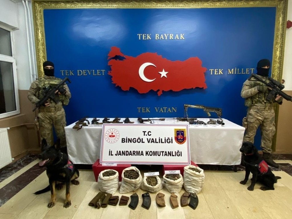 Bingöl’de operasyon: Çok sayıda silah ve mühimmat ele geçirildi 