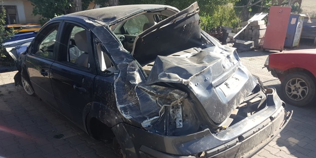 Bingöl'de otomobil ineğe çarptı 7 kişi yaralandı!