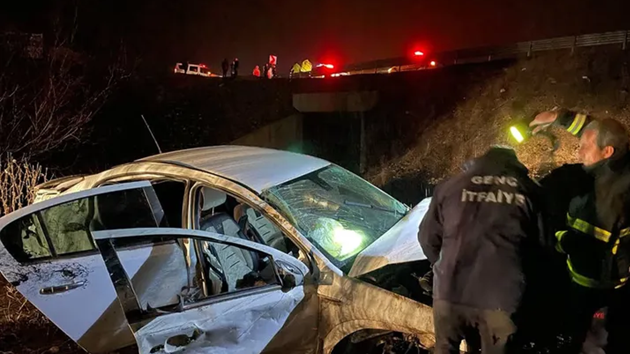 Bingöl’de otomobil uçuruma yuvarlandı