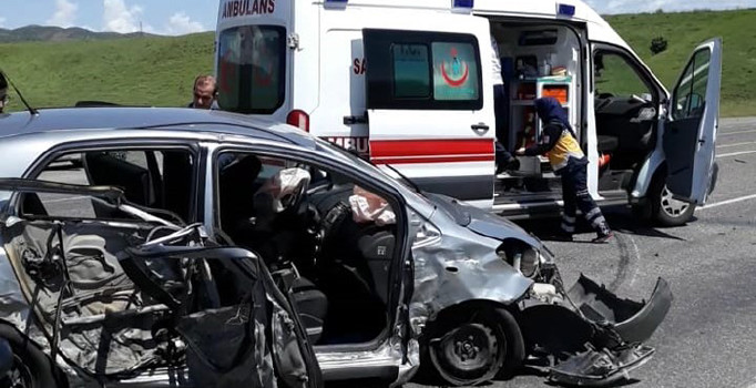 Bingöl’de trafik kazası: 3 kişi yaralı