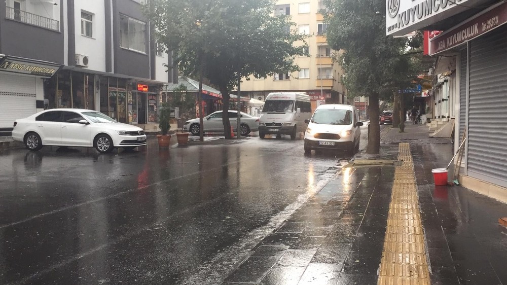 Bingöl’de yağmur ara ara etkili oluyor 