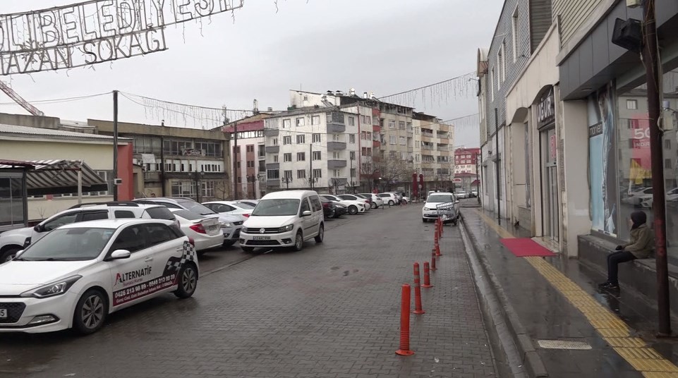 Bingöllüler korona virüs önlemlerine uyuyor, sokaklar boşaldı 