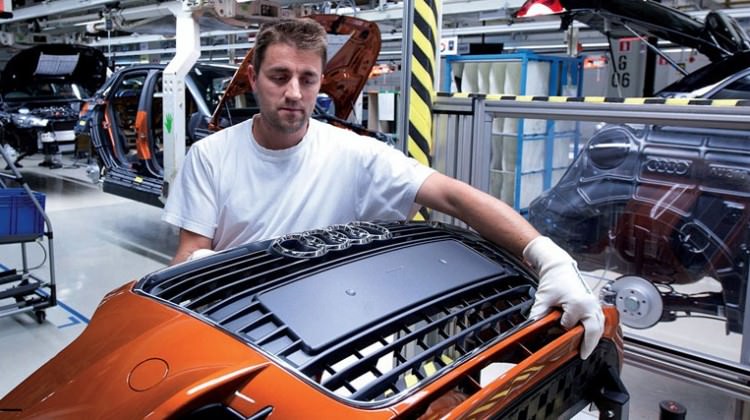 Binlerce aracını geri çağırdı