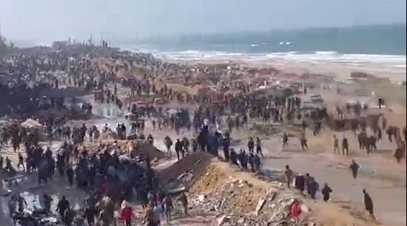 Binlerce Gazzeli koşa koşa sahile akın etti! Sebebi ise tüm ümmeti hüngür hüngür ağlattı! Bakın ne içinmiş