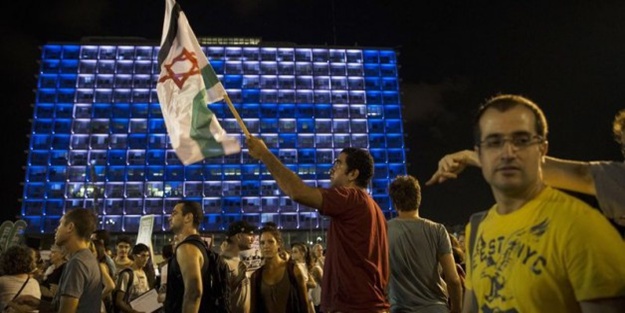 Binlerce İsrailli Gazze için ayaklandı