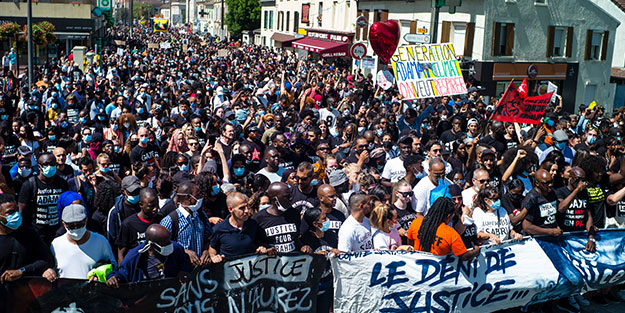 Binlerce kişi sokağa indi! Avrupa ülkesi, ‘Fatiha’ ile inledi