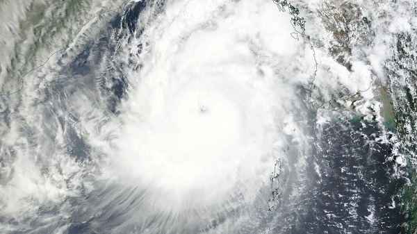 Binlerce kişi tehlike altında! Mocha Kasırgası oraya yaklaşıyor